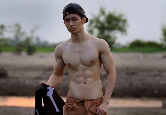 Mister Global Myanmar 2016 Linn Maung