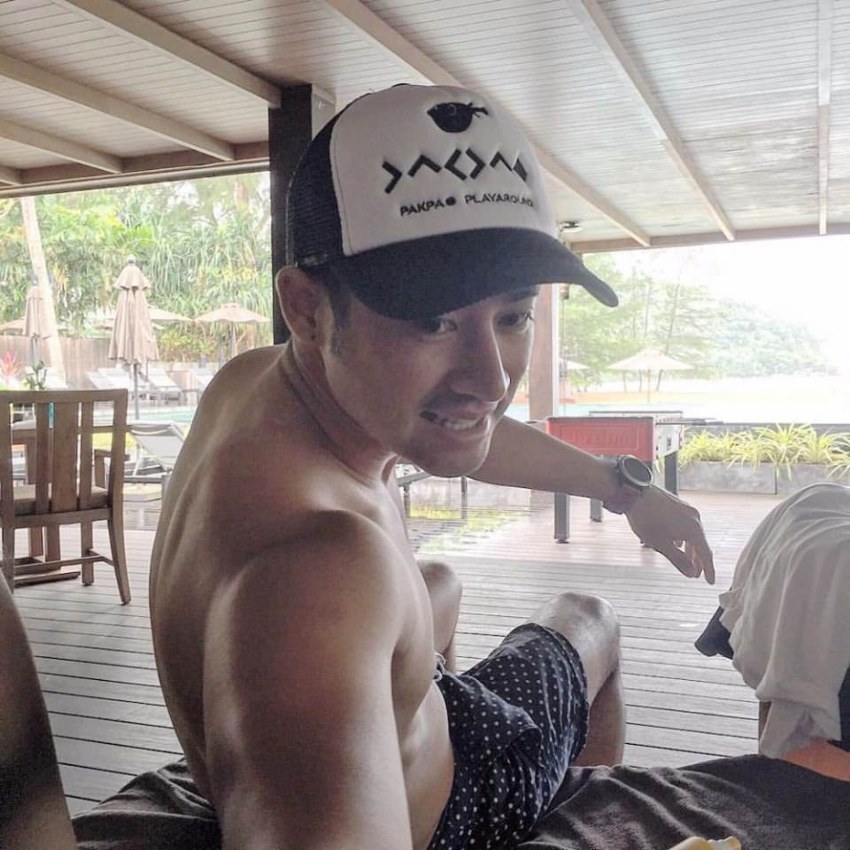 ท่านนายกหล่อ.."
