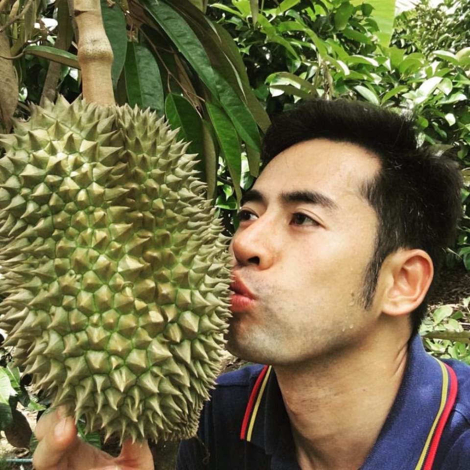 ท่านนายกหล่อ.."