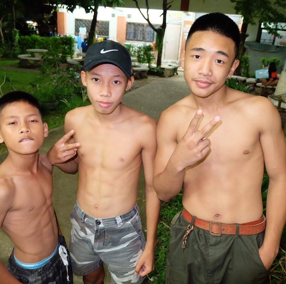 หนุ่มๆ นร.รร.กีฬา # 9