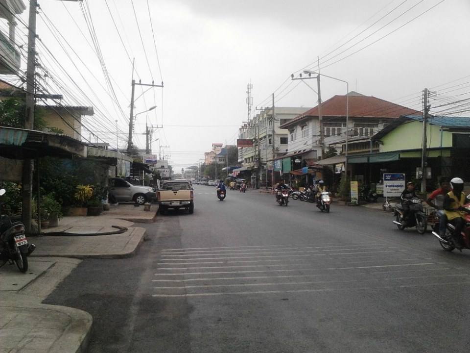 ท่าฉลอม 1