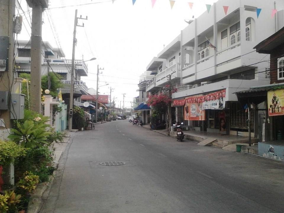 ท่าฉลอม 1