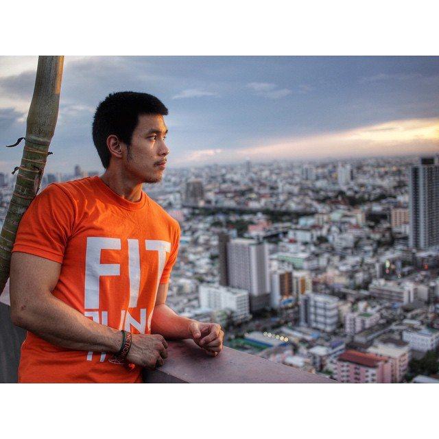 ฟ้าใส  พี่ชายของสายเมฆ เด้อะ 1,428
