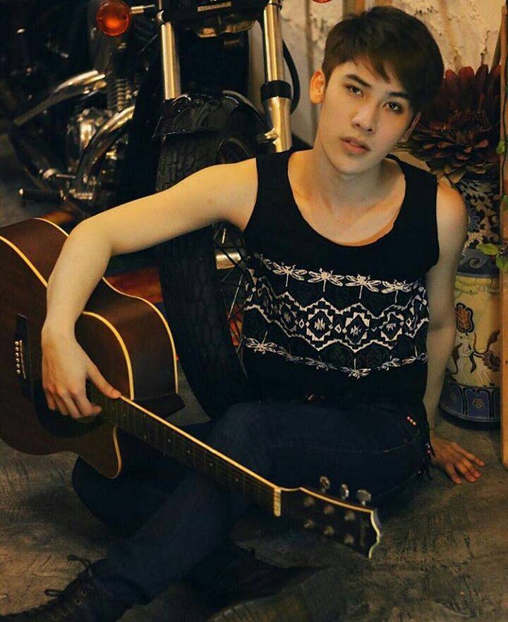 กอดหน่อยจิ