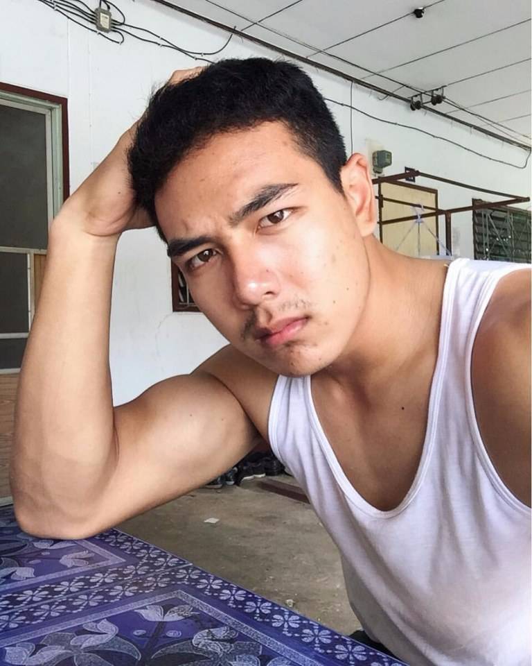 กอดหน่อยจิ