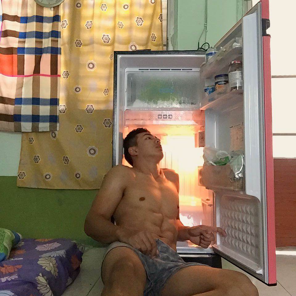 กอดหน่อยจิ