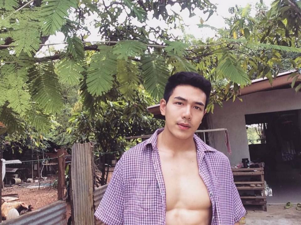 กอดหน่อยจิ