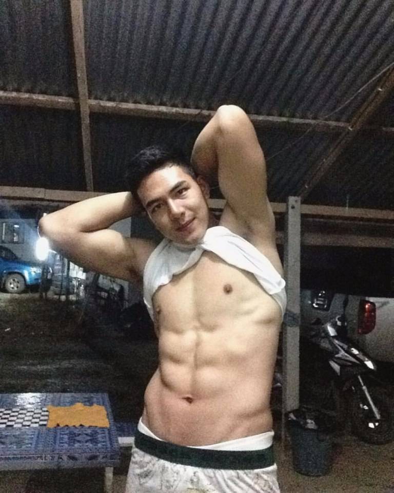 กอดหน่อยจิ