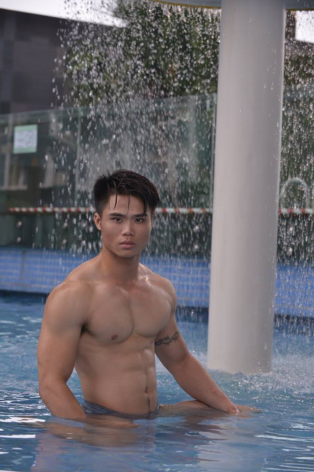 ล่ำกล้ามแน่น
