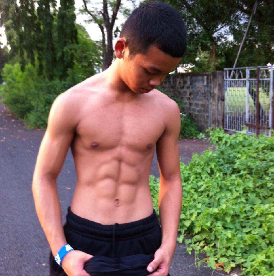 หนุ่มๆ นร.รร.กีฬา # 14