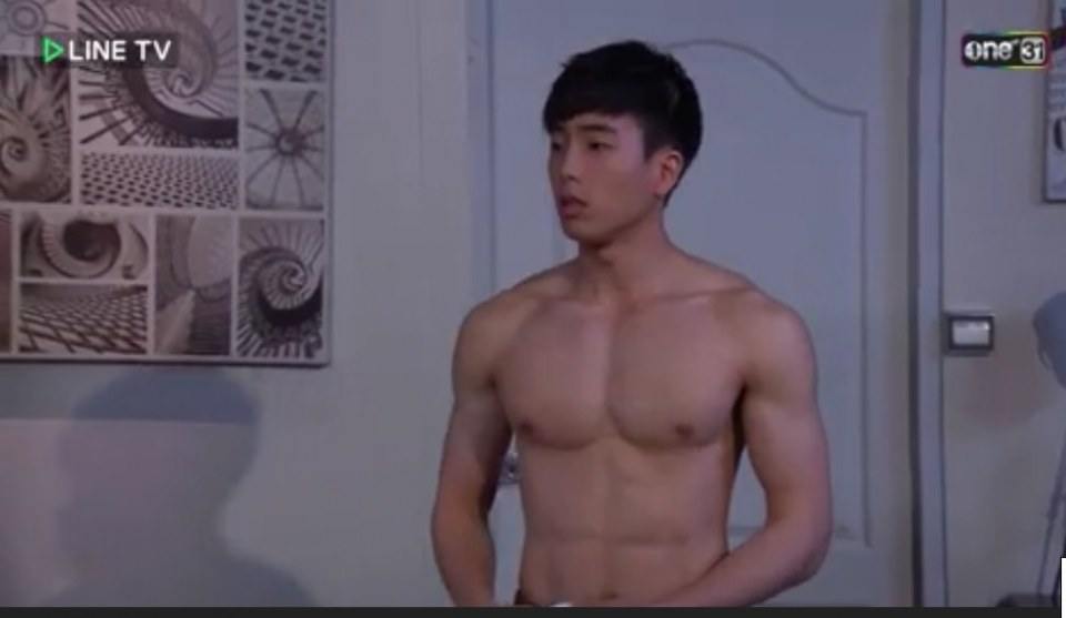 2 นักแสดงหนุ่มหน้าใส หล่อแซ่บทะลุจอ "ชัดแจ้ง & เอิร์ธ" คู่จิ้นมาแรงส่งท้ายปี 2016