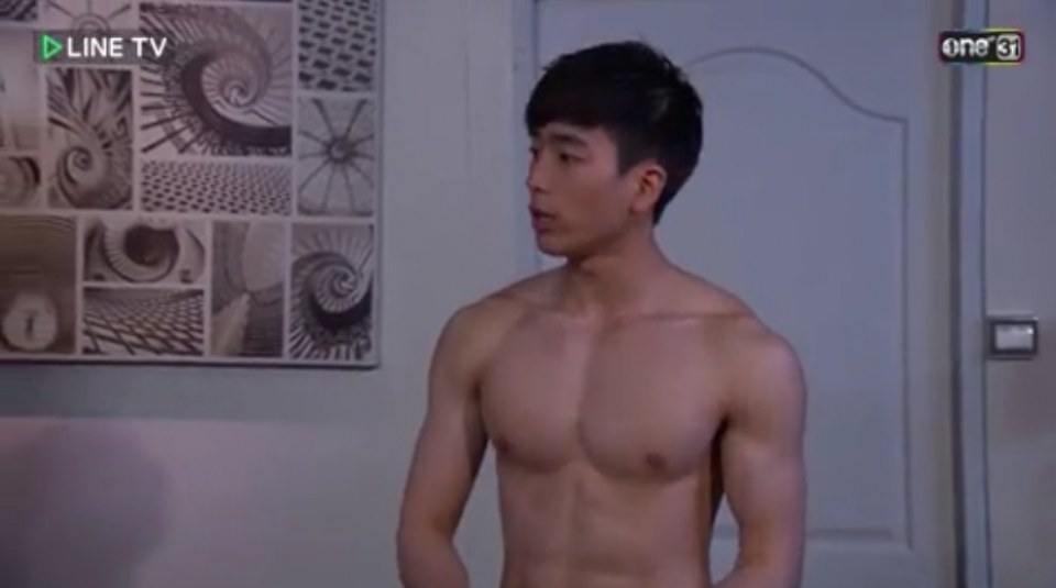 2 นักแสดงหนุ่มหน้าใส หล่อแซ่บทะลุจอ "ชัดแจ้ง & เอิร์ธ" คู่จิ้นมาแรงส่งท้ายปี 2016