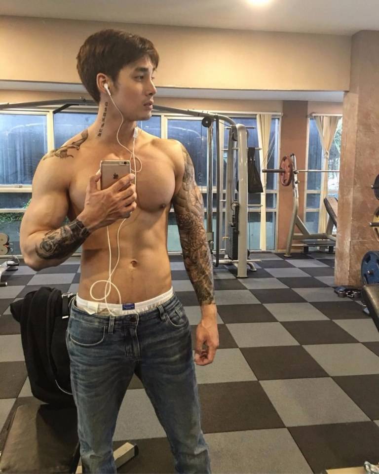 เด่นคุณ""กล้ามน่าจัง