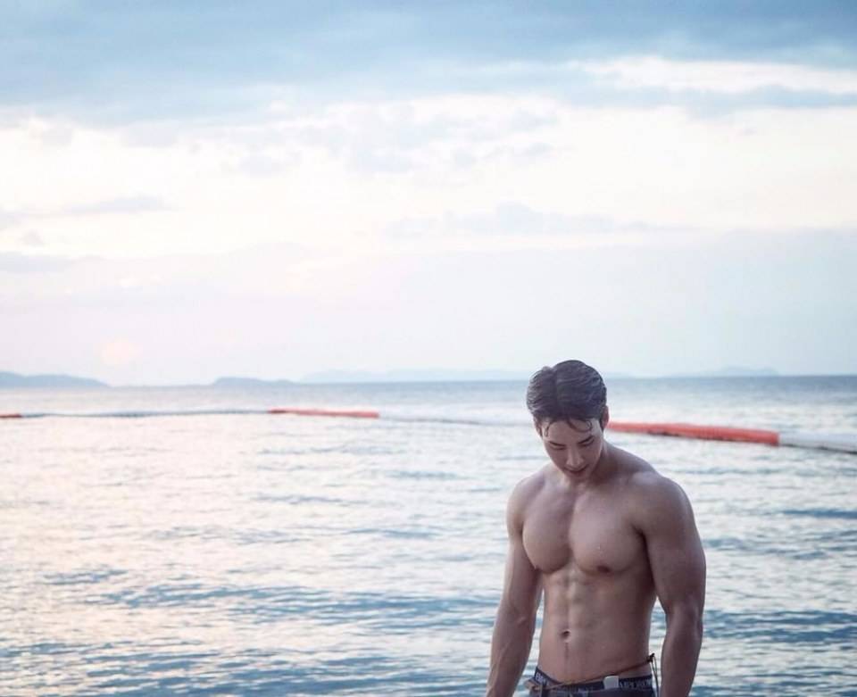 เด่นคุณ""กล้ามน่าจัง