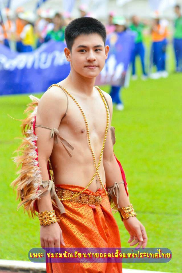 ผาเหรดผู้ชายหล่อล่ำ 1,447