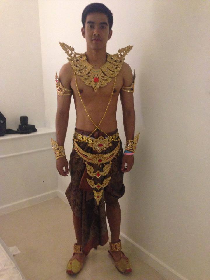 ผาเหรดผู้ชายหล่อล่ำ 1,447
