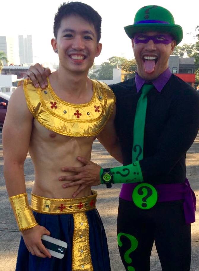 ผาเหรดผู้ชายหล่อล่ำ 1,447