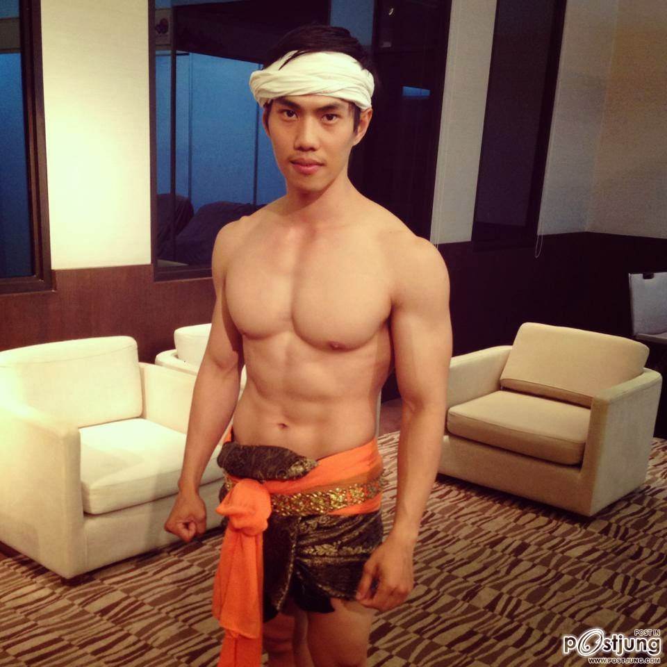 ผาเหรดผู้ชายหล่อล่ำ 1,447