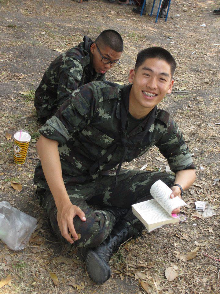 รอดอ!!  เคารพธงชาติเดี๋ยวนี้นะ !!!!  1,479
