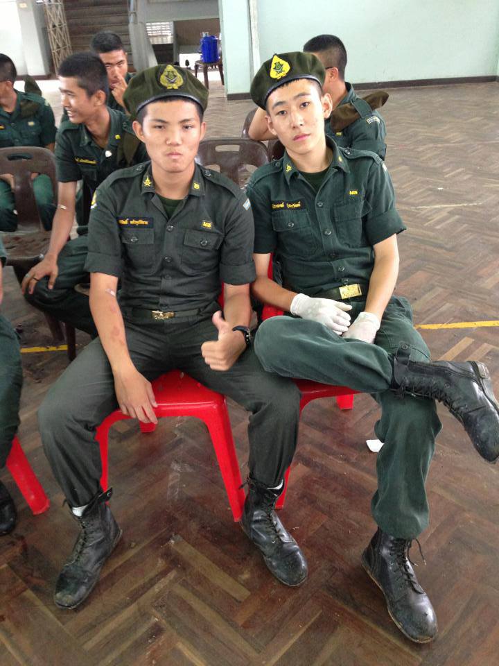 รอดอ!!  เคารพธงชาติเดี๋ยวนี้นะ !!!!  1,479