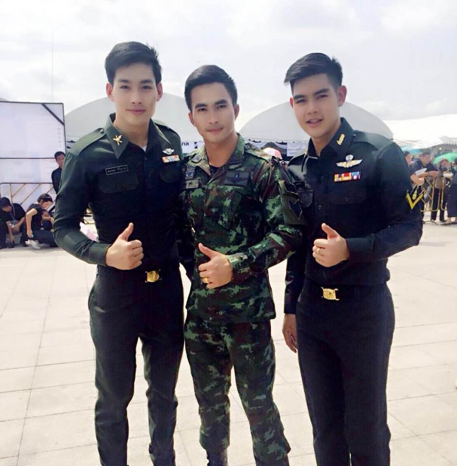 หล่อขอโชว์