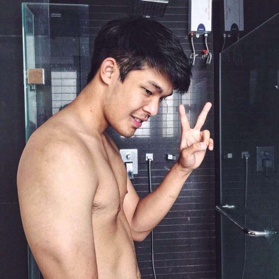 หล่อขอโชว์