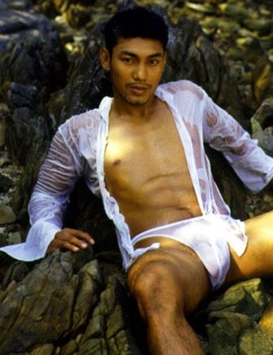 คุณโอ๋  ศิริมงคล เอี่ยมท้วม (สิงห์วังชา) อดีตแชมป์โลกชาวไทย