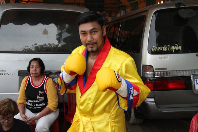 คุณโอ๋  ศิริมงคล เอี่ยมท้วม (สิงห์วังชา) อดีตแชมป์โลกชาวไทย