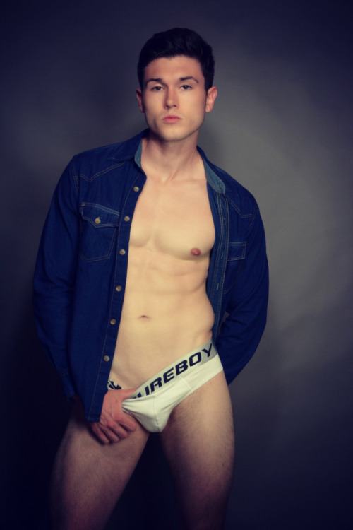 Hot guy in underwear 222