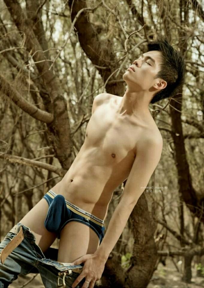 Hot guy in underwear 222