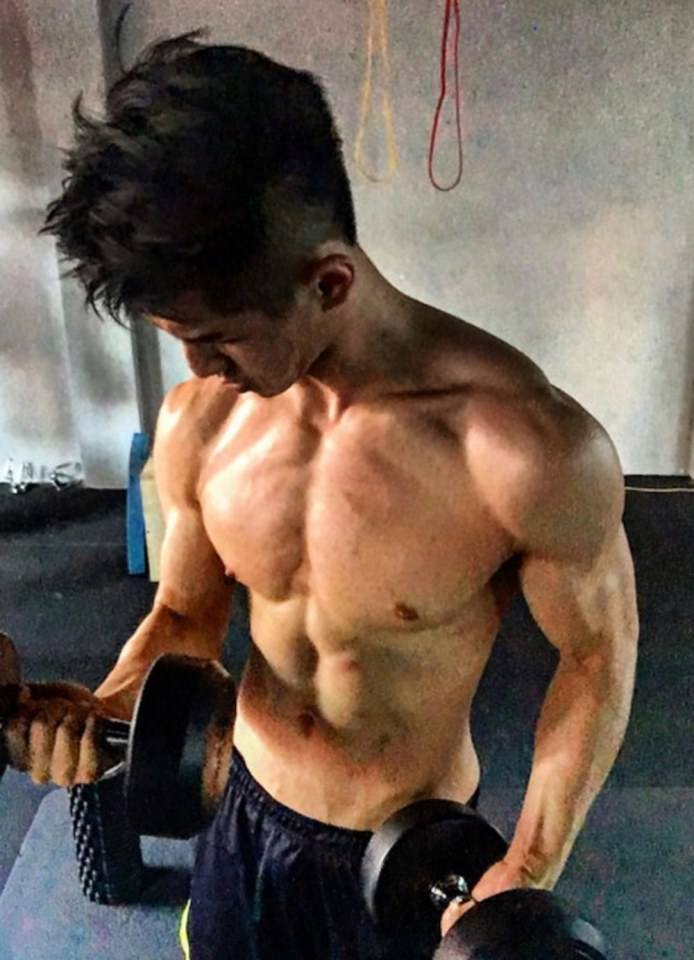 [ต้องแตก][ฉ18+][006] หนุ่มปริศนา เห็นแล้วอยากแตก
