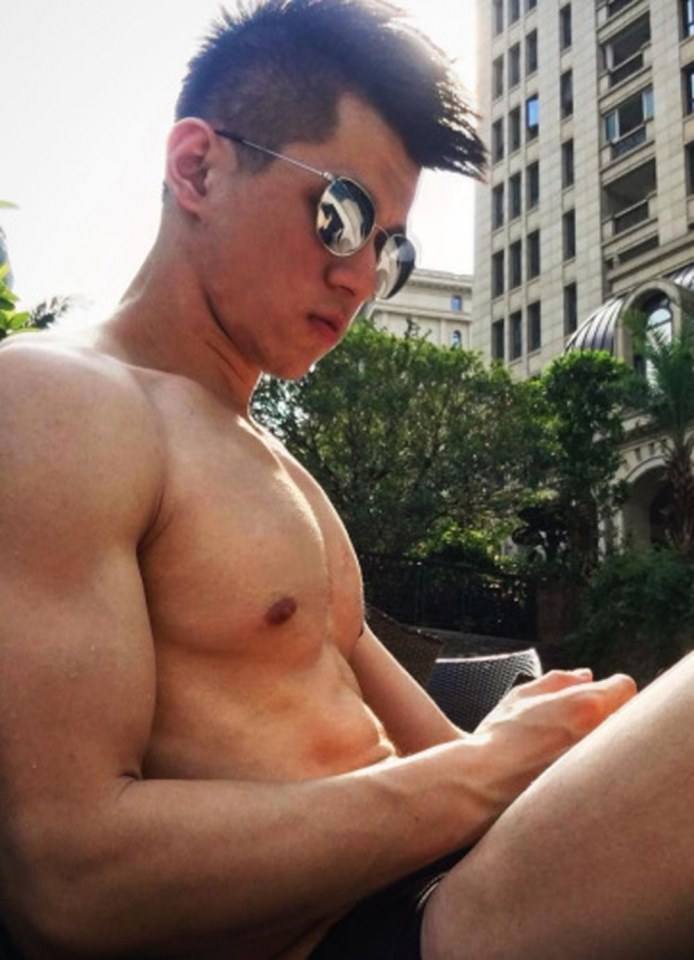 [ต้องแตก][ฉ18+][006] หนุ่มปริศนา เห็นแล้วอยากแตก