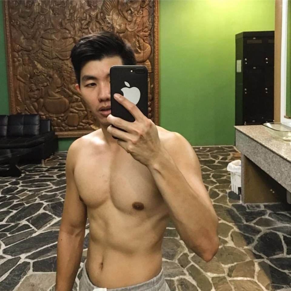 ชายโชว์