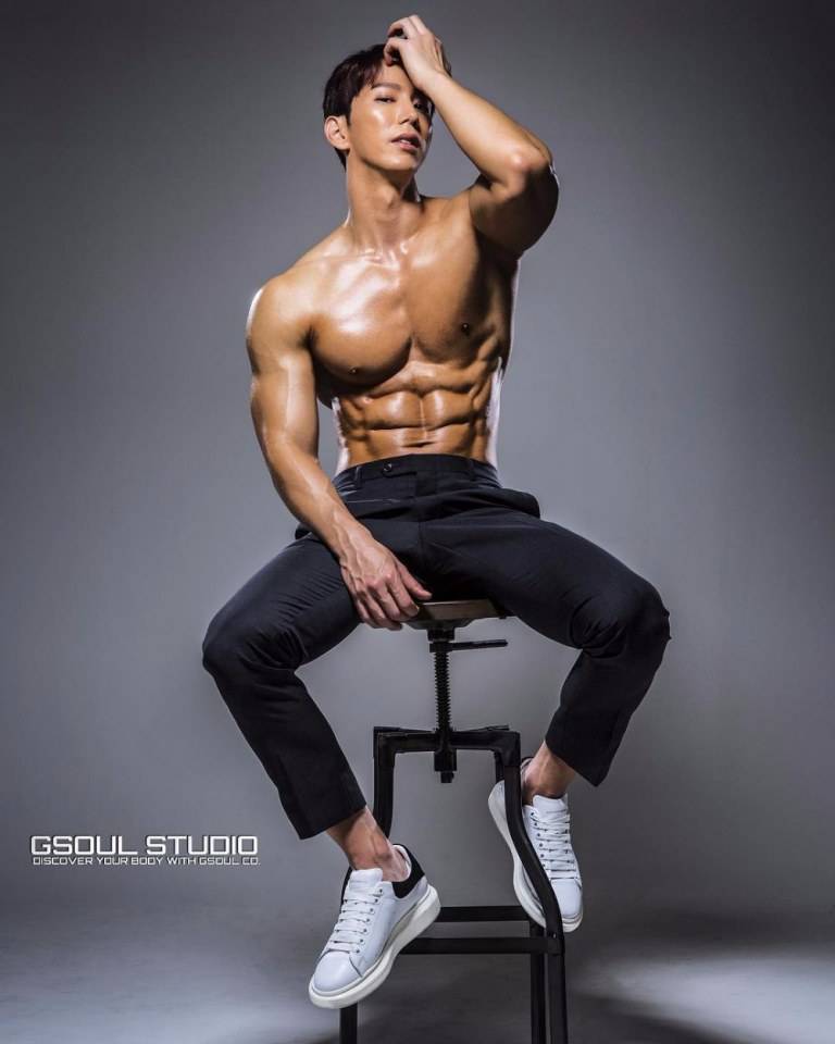 ชายโชว์