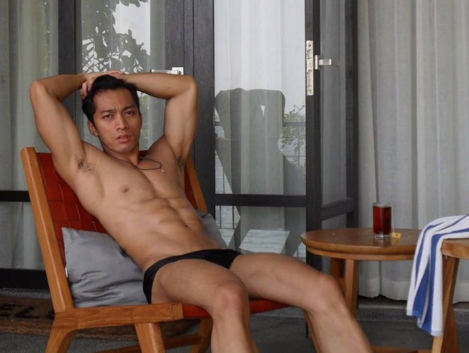 ชายโชว์