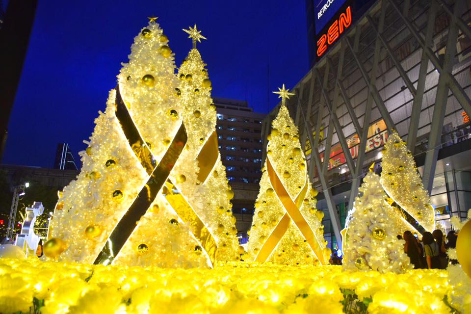 รวมรูปเด็ด! มุุมสุดจี๊ดถ่ายไฟหน้า CentralWorld