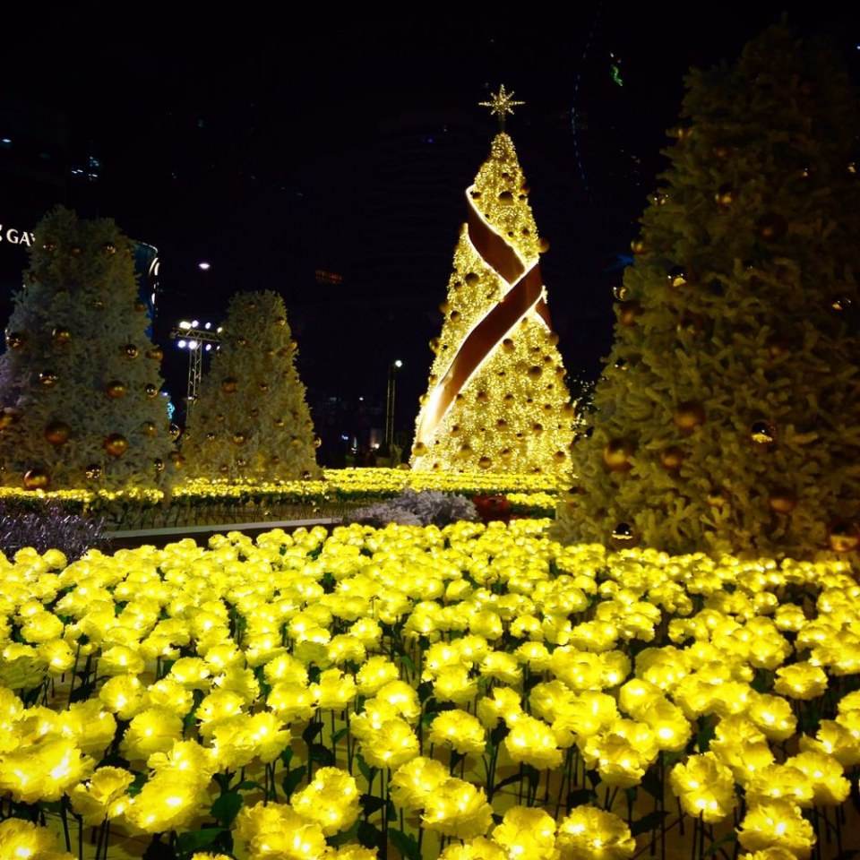 รวมรูปเด็ด! มุุมสุดจี๊ดถ่ายไฟหน้า CentralWorld