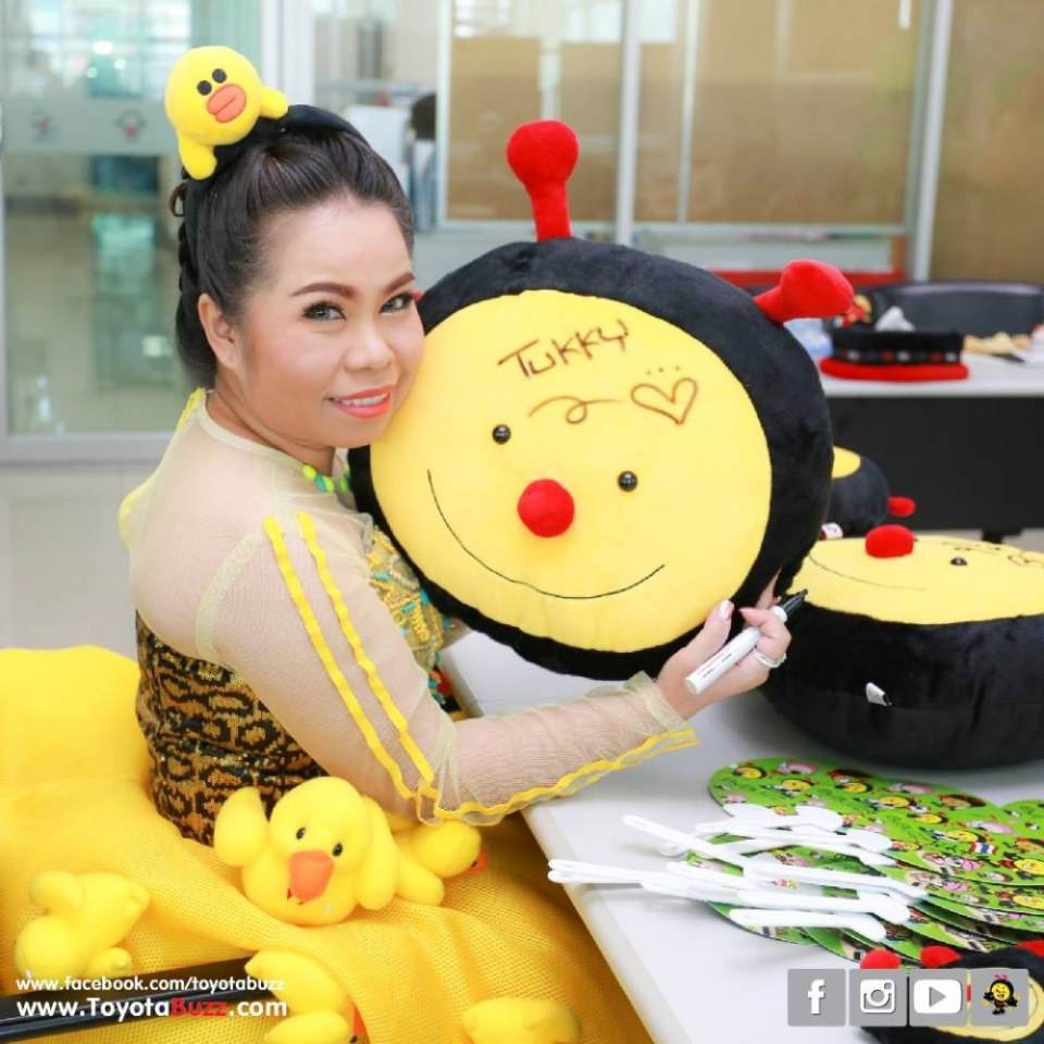 ตุ๊กกี้ ชิงร้อยชิงล้าน ที่โตโยต้าบัสส์ สาขาเสรีไทย