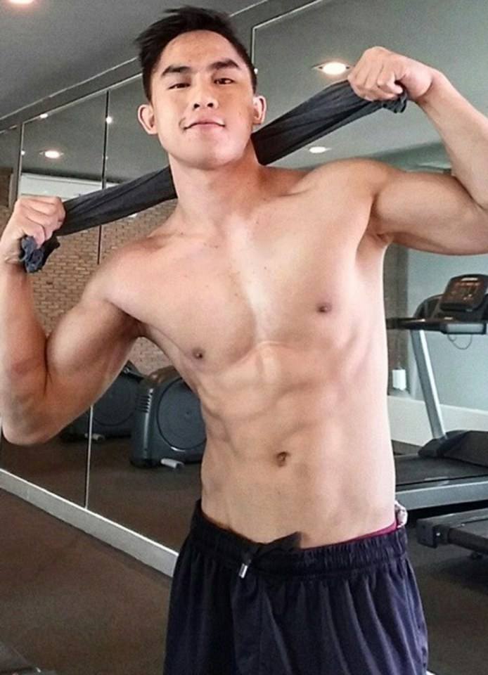 [ต้องแตก][ฉ18+][012] หนุ่ม TUANYEE พ่อครัว หุ่นหนา นมน่าดูด ท้องน่าเลีย ขวัญใจชะนีอีสาน