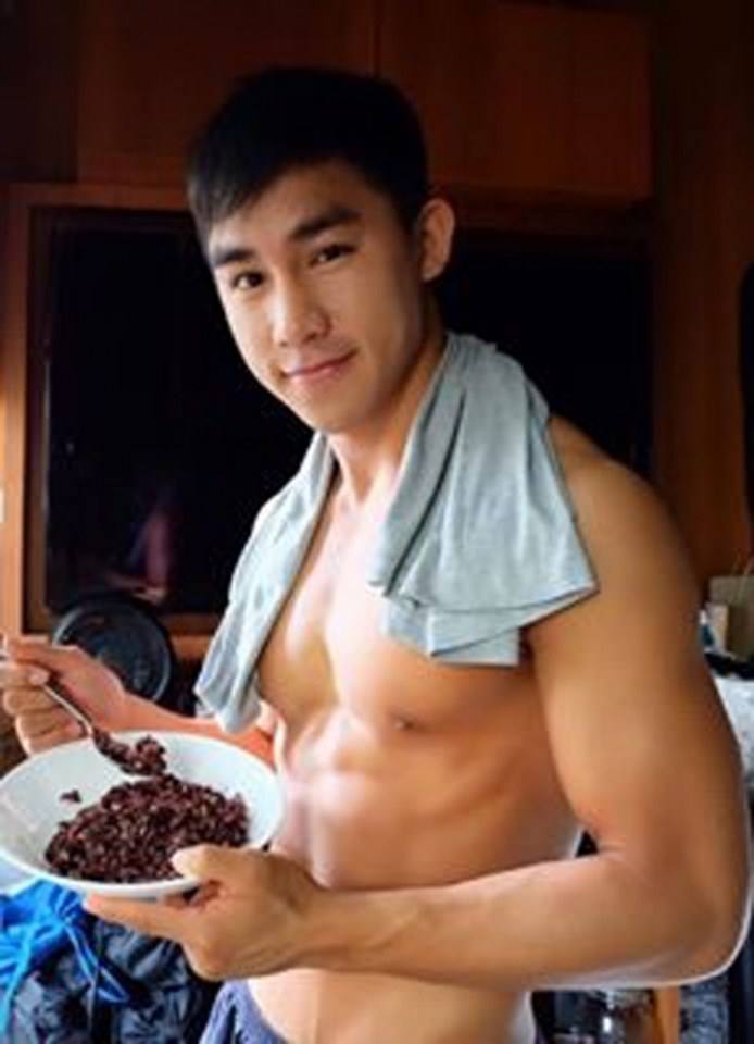 [ต้องแตก][ฉ18+][012] หนุ่ม TUANYEE พ่อครัว หุ่นหนา นมน่าดูด ท้องน่าเลีย ขวัญใจชะนีอีสาน