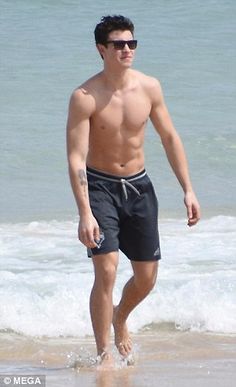 Shawn Mendes นักร้องแคนนาเดี้ยนสุดหล่อ เสียงมีเสน่ห์