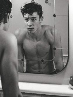 Shawn Mendes นักร้องแคนนาเดี้ยนสุดหล่อ เสียงมีเสน่ห์