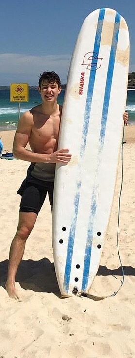Shawn Mendes นักร้องแคนนาเดี้ยนสุดหล่อ เสียงมีเสน่ห์