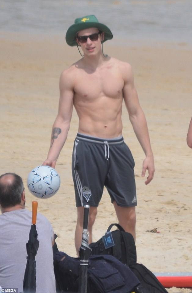 Shawn Mendes นักร้องแคนนาเดี้ยนสุดหล่อ เสียงมีเสน่ห์