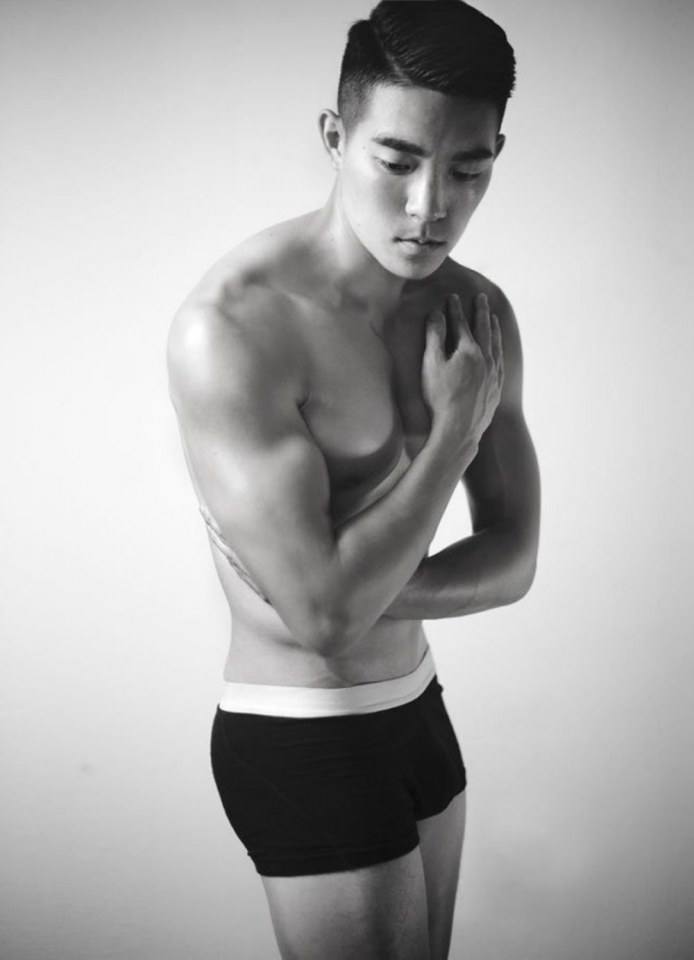 [ตามรอยผู้ชาย_011] หนุ่มปริศนา ทำให้นึกถึงตอนที่เหงื่อออกที่ 8 packs และสูดดม หอมจังครับ