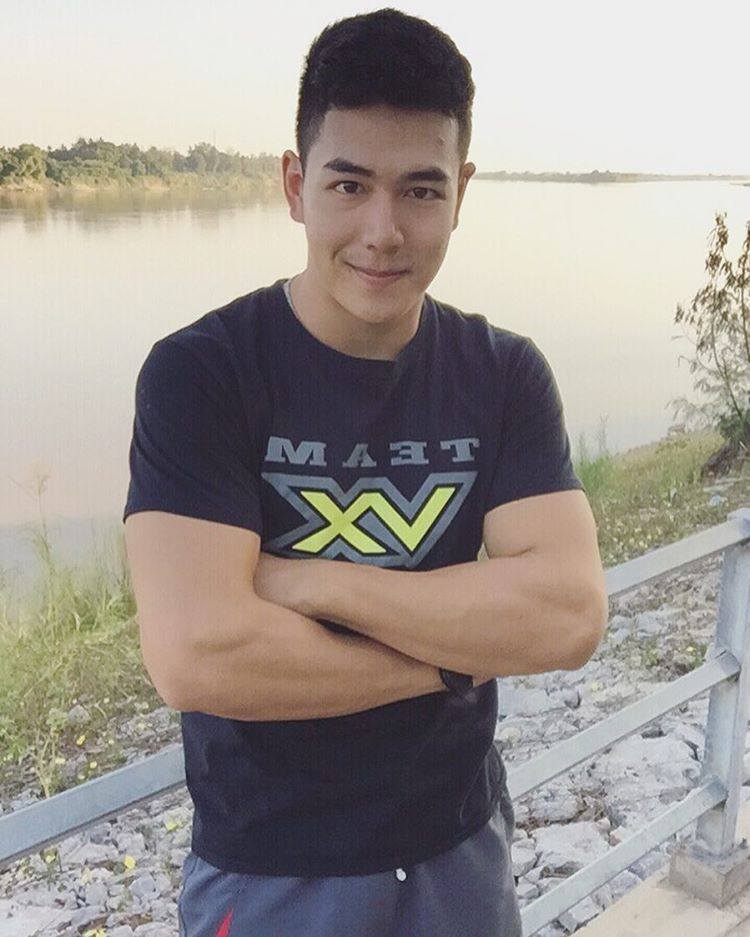 หนุ่มอีสานรอรักกกก