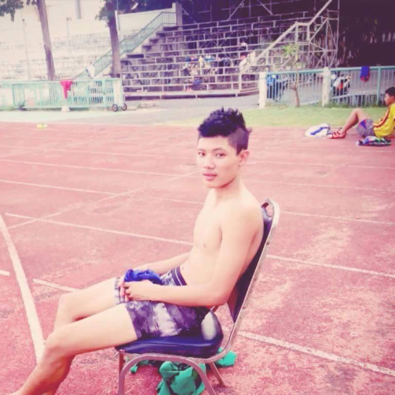 หนุ่มๆ นร.รร.กีฬา # 100