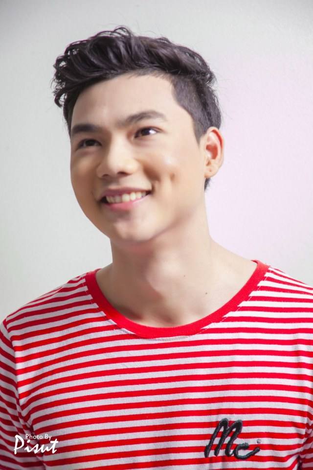 ฮาร์ท ปรีชา  สูง 184 ซม อายุ 20 ปี  การศึกษา วิทยาลัยเทคนิกพิจิตร   Page FB/ I-U Prince  ไอยูปริ๊นซ์  FB/  Precha Ladda