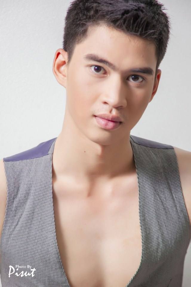 ดรีม ปารเมศ  สูง 184 ซม อายุ 20 ปี  การศึกษา วิทยาลัยเทคนิกพิจิตร Page FB/ I-U Prince  ไอยูปริ๊นซ์  FB/  Dream'm Paramate  IG/  Dreampamate
