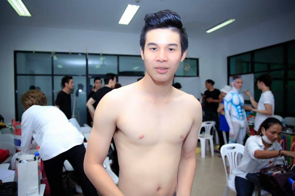 ตี๋ขาวจั๋ว